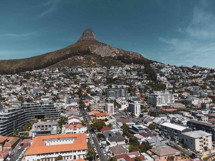 Cozy One-Bedroom In The Heart Of Sea Point Kaapstad Buitenkant foto