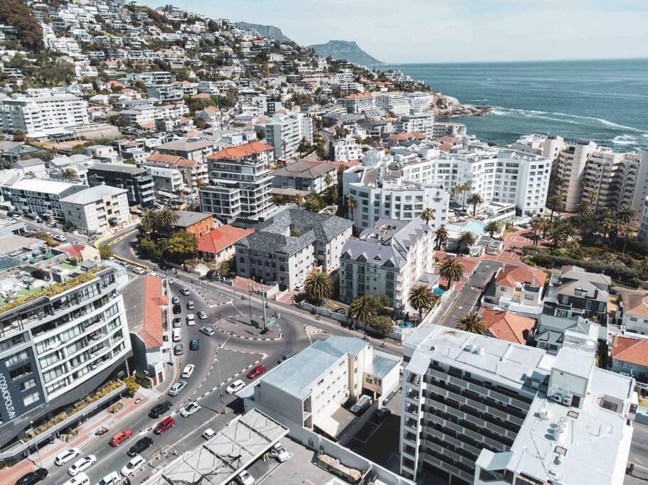 Cozy One-Bedroom In The Heart Of Sea Point Kaapstad Buitenkant foto